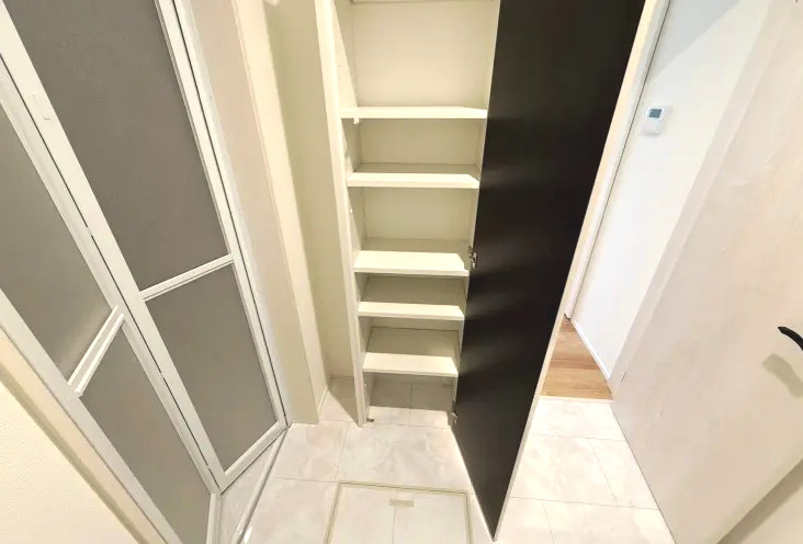 佐伯区皆賀１丁目　№35974の収納|洗面台の前には収納スペースがあるので
リネン収納の置き場にも
困りません。