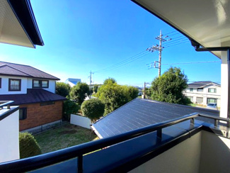 【展望】 | かまとり住宅のリフォーム戸建て「リ・スタイル」 | 南西向きのバルコニーで陽当たりも良好です♪
お庭を見下ろすことができます。