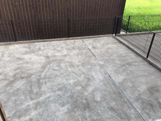 フローリィ・パルク・ヴィーブルのその他|雑草が生えないコンクリートの専用庭