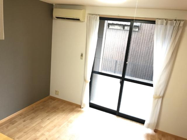 フローリィ・パルク・ヴィーブルの居間・リビング|南東向きの9.5帖リビング