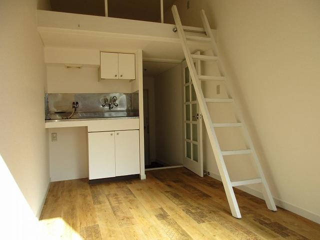 １階角部屋のお部屋となります。