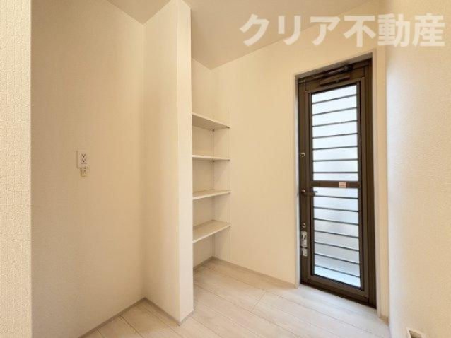 【収納】 | 高崎市冷水町　1号棟 | あると便利なパントリー＆勝手口♪