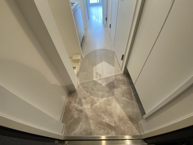 AELL OSAKA EASTの玄関