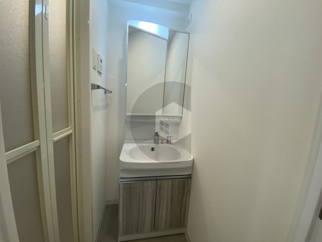 AELL OSAKA EASTの独立洗面台