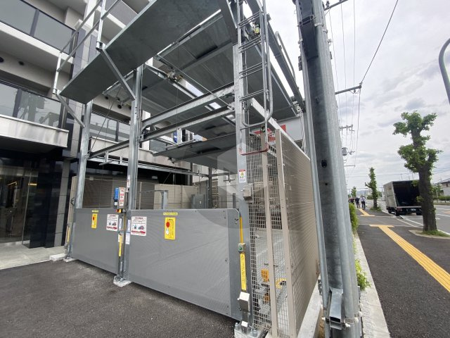 AELL OSAKA EASTの駐車場