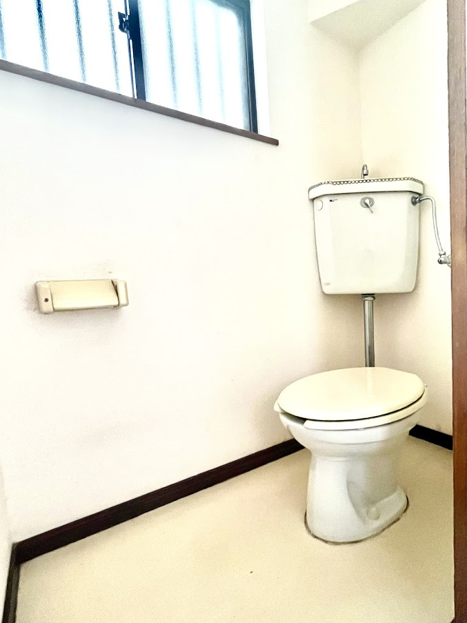 売中古戸建　中央区小豆餅1丁目のトイレ|トイレです。リフォームもお気軽にご相談ください。