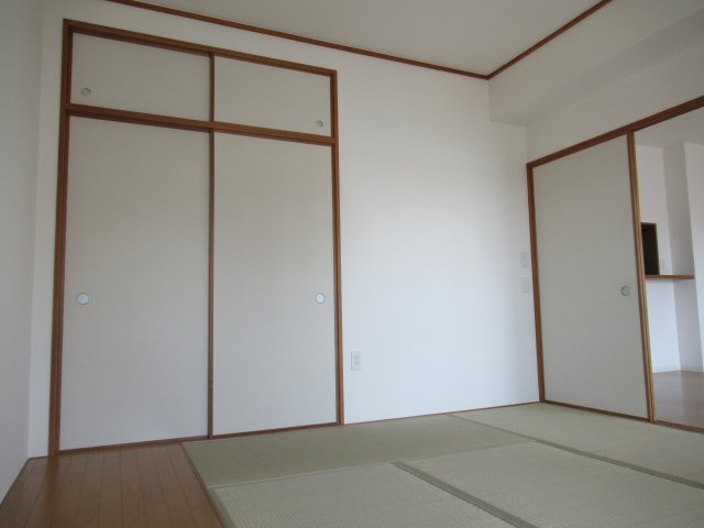 HAT神戸・脇の浜２ＬＤＫの和室|フローリングだけでなく、和室もあります