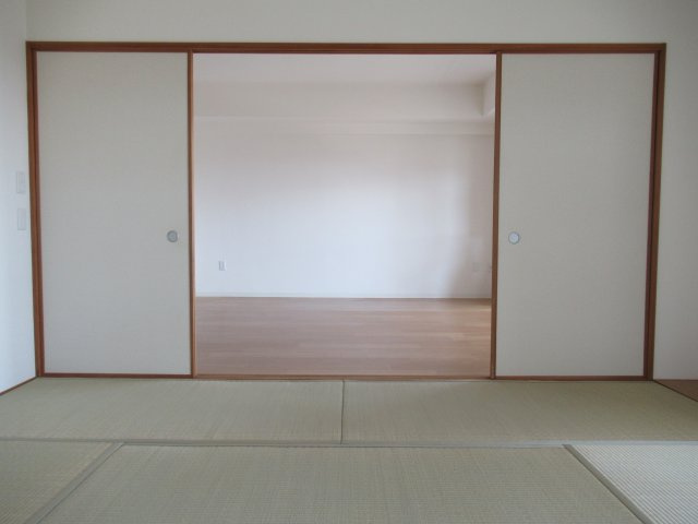 HAT神戸・脇の浜２ＬＤＫの和室|フローリングだけでなく、和室もあります