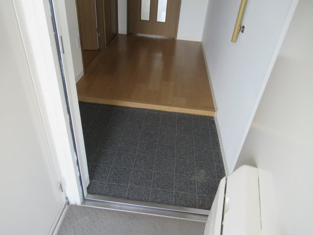 HAT神戸・脇の浜２ＬＤＫの玄関|シンプルで使いやすい玄関です