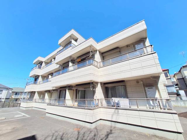 トラフィコ新横浜のエントランス