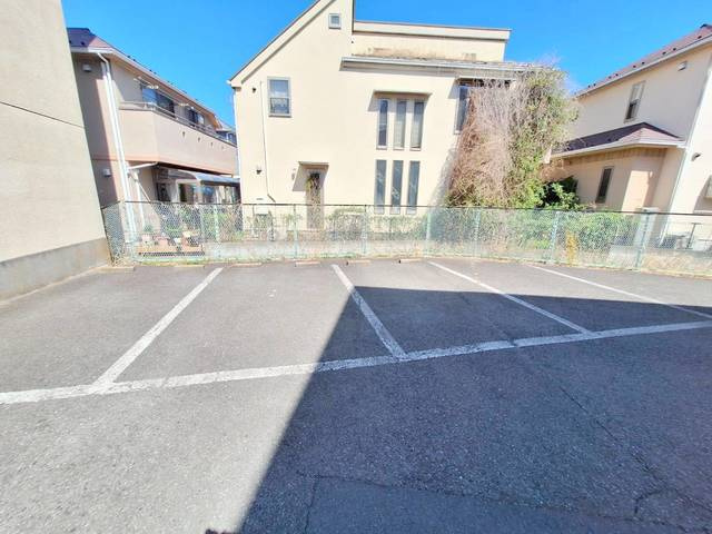 トラフィコ新横浜の駐車場