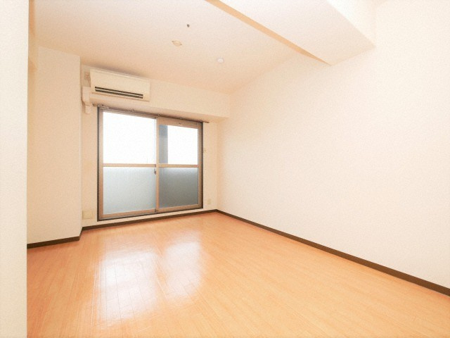 カシェット緑橋の居間・リビング