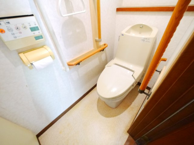 茂原市緑ヶ丘2　中古戸建のトイレ|敷地約80坪３LDK 駐車2台可能  都市ガス上下水 緑ヶ丘分譲地内 スーパーせんどう徒歩約4分