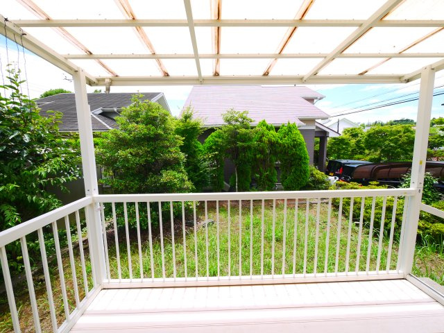 茂原市緑ヶ丘2　中古戸建の庭|敷地約80坪３LDK 駐車2台可能  都市ガス上下水 緑ヶ丘分譲地内 スーパーせんどう徒歩約4分