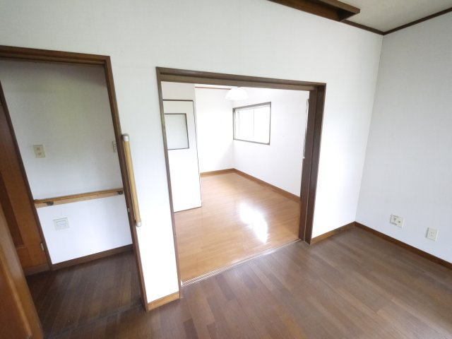 茂原市緑ヶ丘2　中古戸建の洋室|敷地約80坪３LDK 駐車2台可能  都市ガス上下水 緑ヶ丘分譲地内 スーパーせんどう徒歩約4分