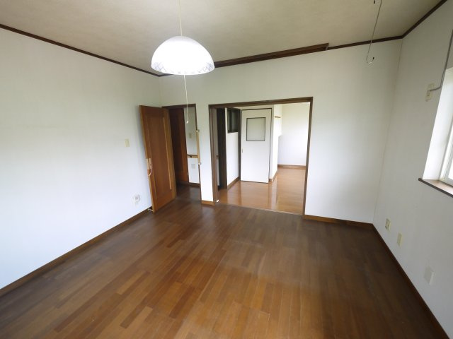 茂原市緑ヶ丘2　中古戸建の洋室|敷地約80坪３LDK 駐車2台可能  都市ガス上下水 緑ヶ丘分譲地内 スーパーせんどう徒歩約4分