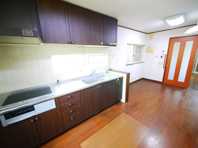 茂原市緑ヶ丘2　中古戸建のキッチン|敷地約80坪３LDK 駐車2台可能  都市ガス上下水 緑ヶ丘分譲地内 スーパーせんどう徒歩約4分