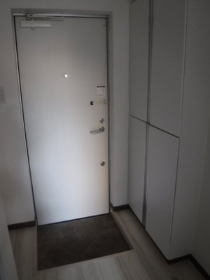 【玄関】 | ルーナクレシェンテ新丸子