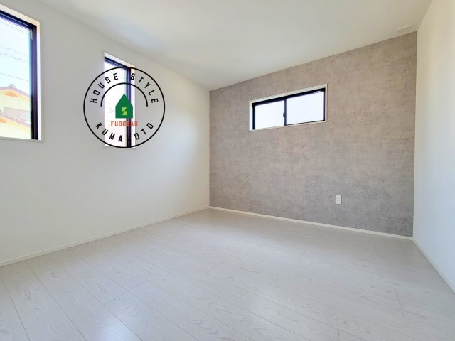 宇城市松橋町久具第1-2棟（2号棟）　の寝室|主寝室には収納力に優れたクローゼットがありますので、お部屋もすっきり片付きます。