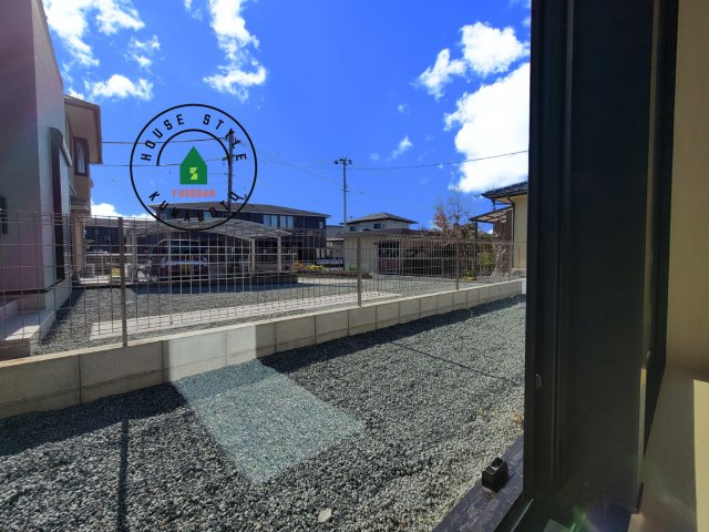 宇城市松橋町久具第1-2棟（2号棟）　の展望|窓から緑が見える物件も魅力的です。