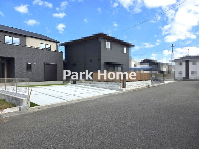 香南市野市町西野 5期1棟 新築戸建ての前面道路含む現地写真