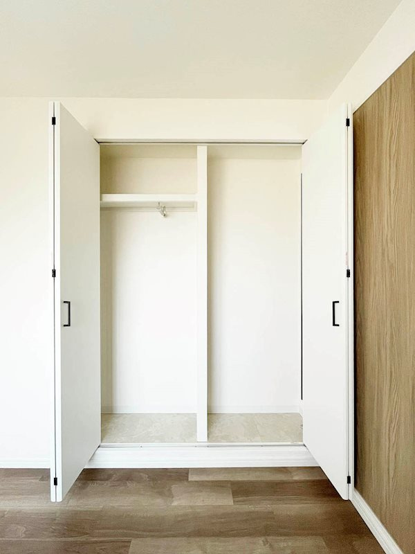 魚崎レックスマンション壱号棟の収納|洋室約4.1帖のクローゼット