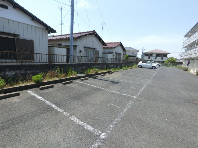 【駐車場】