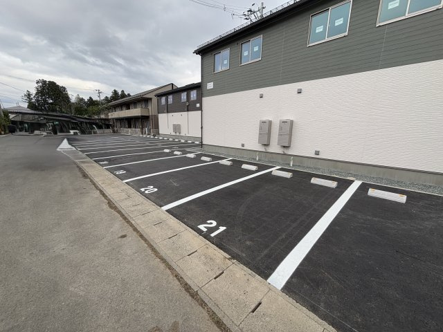 [新築]lavender の外観|駐車場