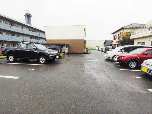 レオパレスエトワールの駐車場|画像9