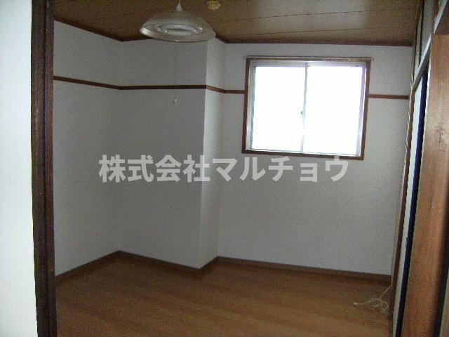 ビブレ下三栖の洋室|広々とした洋室です