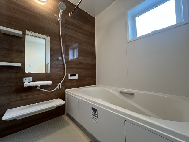 屋上ある生活って想像つきます？【藤沢市石川1丁目】新築戸建の浴室|きれいなお風呂です