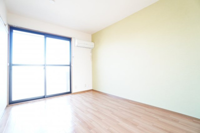 【寝室】 | サニーコーポ・ハセベ | ※同物件・同タイプの写真です。