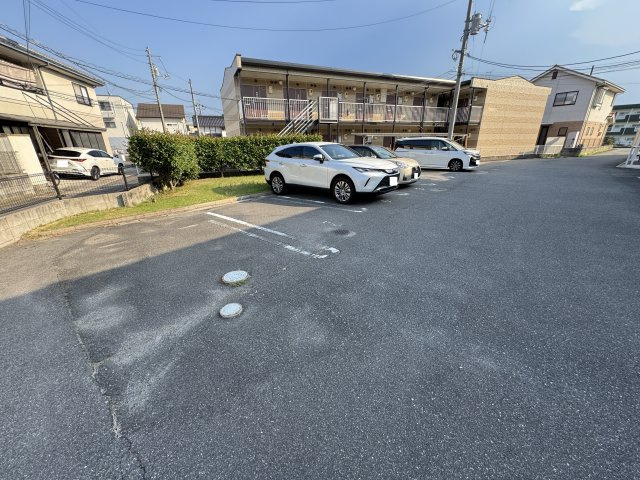 東野タウンハウスⅢ　Ｂの駐車場