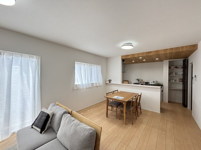 新築戸建　安東５丁目の居間・リビング