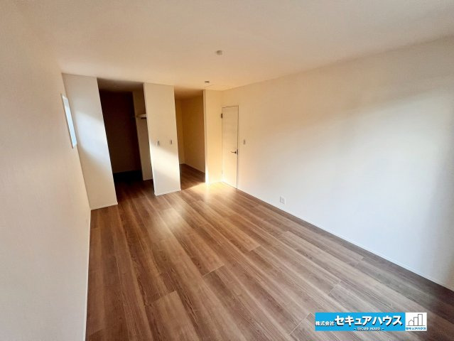 【今からご案内可能】東海市養父町大木之本 全2棟 2号棟の洋室|（洋室です）
■株式会社　セキュアハウス　豊明支店■
住宅ローンに強く、知識、経験豊富なスタッフ在籍
お客様に寄り添い、ご成約後もサポート致します