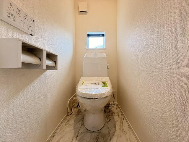 明石市西明石北町１丁目新築戸建のトイレ