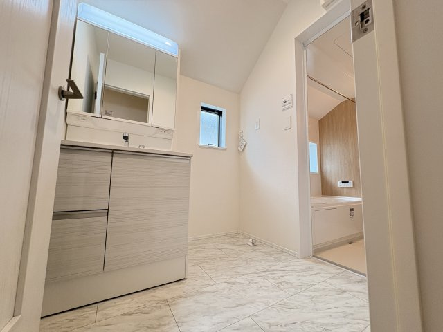 明石市西明石北町１丁目新築戸建の独立洗面台