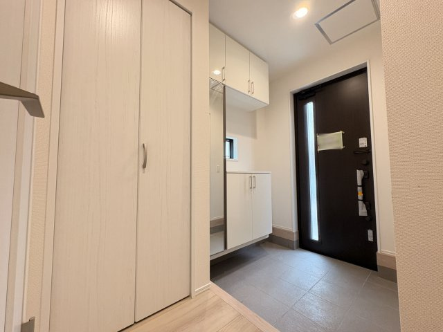 明石市西明石北町１丁目新築戸建の玄関