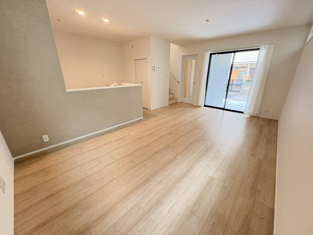 明石市西明石北町１丁目新築戸建の居間・リビング