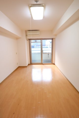 大阪市都島区東野田町１丁目の賃貸マンションの洋室