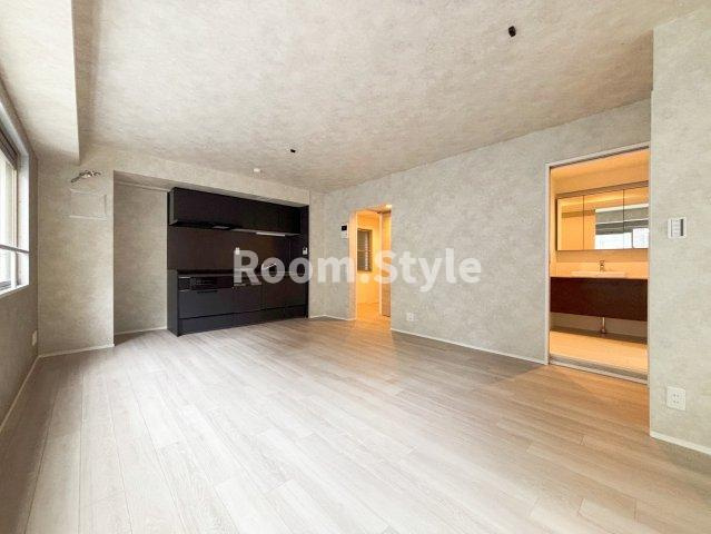 SUN麻布十番の居間・リビング|空室のためご都合に合わせてご内覧できます
お問合せはお電話でもお受付しております。
03-6450-5211