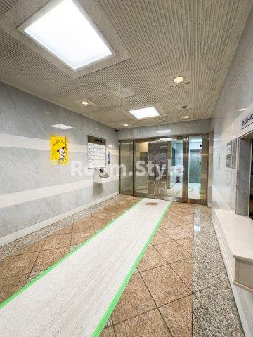 SUN麻布十番のエントランス|空室のためご都合に合わせてご内覧できます
お問合せはお電話でもお受付しております。
03-6450-5211