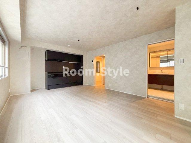 SUN麻布十番の居間・リビング|空室のためご都合に合わせてご内覧できます
お問合せはお電話でもお受付しております。
03-6450-5211