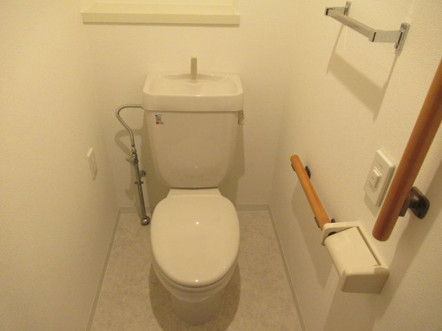 HAT神戸・脇の浜１ＬＤＫのトイレ|コンパクトで使いやすいトイレです