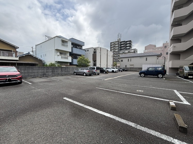 リヴェールチエの駐車場