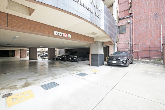 セレッソコート上本町ＥＡＳＴの駐車場