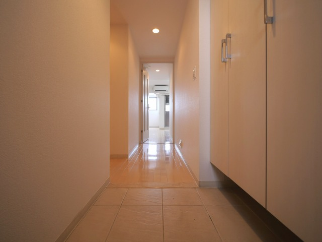 セレッソコート上本町ＥＡＳＴの玄関