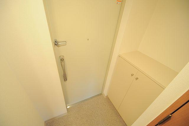 大阪市都島区東野田町５丁目の賃貸マンションの玄関