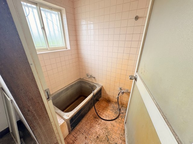 【敷地100坪以上】いすみ市岬町江場土　戸建ての浴室|コンパクトで使いやすいお風呂です