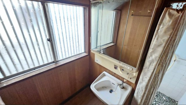 春日部市内牧　中古戸建の洗面所|脱衣スペースもあります